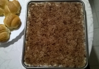 Рецепта. Бисквитена торта с трюфели, сладко от горски ягоди и домашен крем